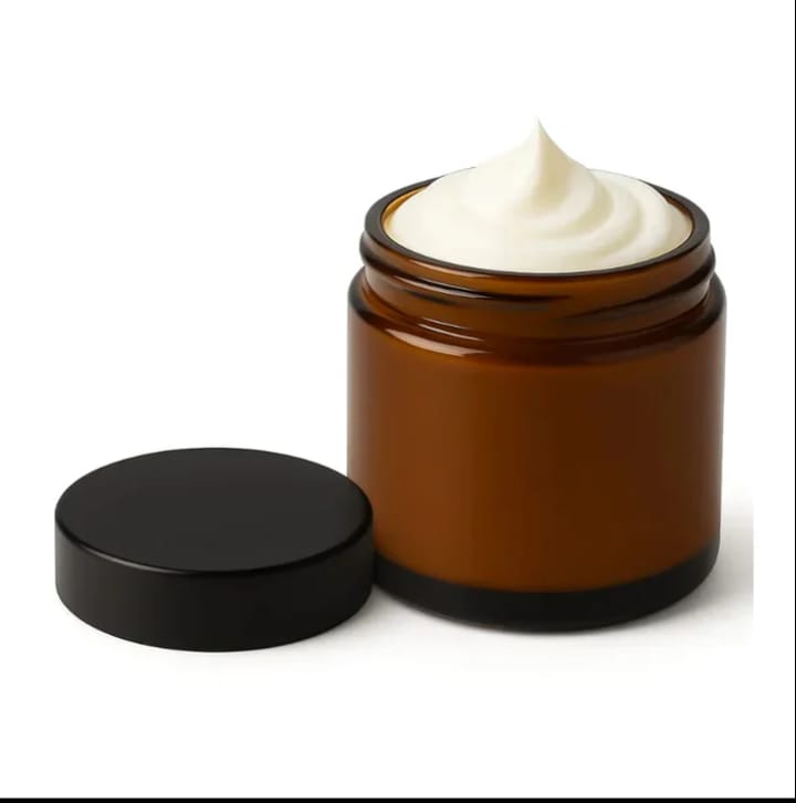 Winter is here… but the glow isn’t.
Your skin still feels rough, dull, and nowhere near the soft winter radiance you dream of.
With Zafrani Cream, you don’t just moisturize — you transform.
Bring a warm, luxurious shine to your face that makes confident.